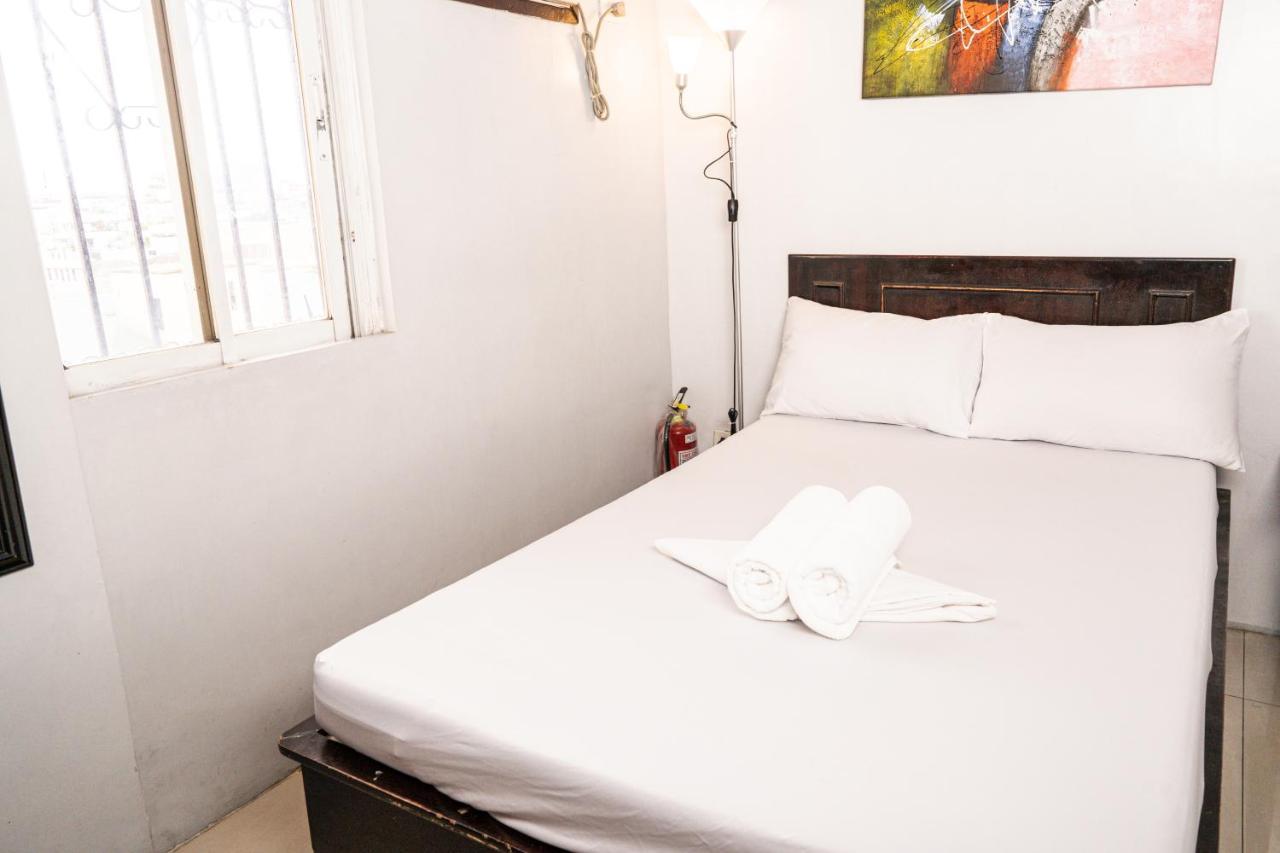 Getz Hotel Manila Bagian luar foto