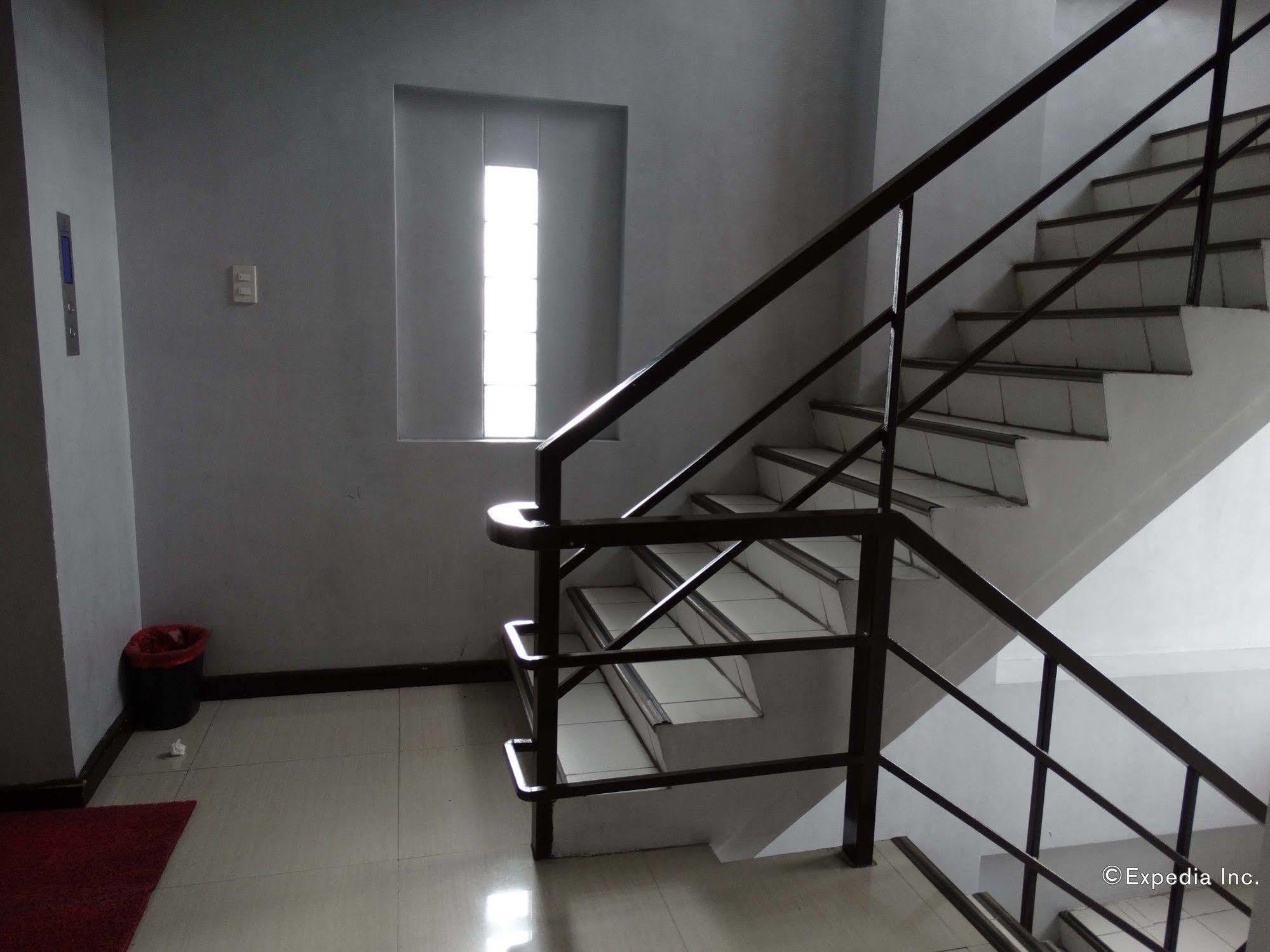 Getz Hotel Manila Bagian luar foto