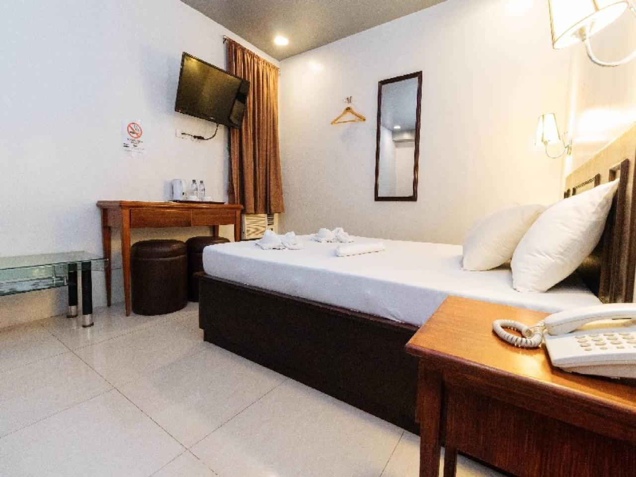 Getz Hotel Manila Bagian luar foto