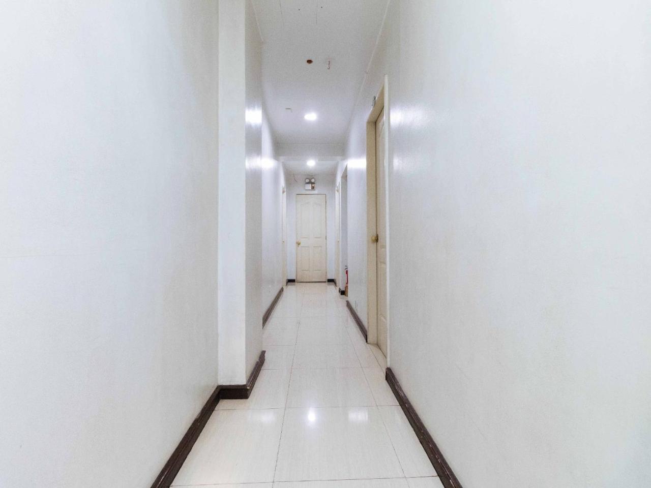Getz Hotel Manila Bagian luar foto