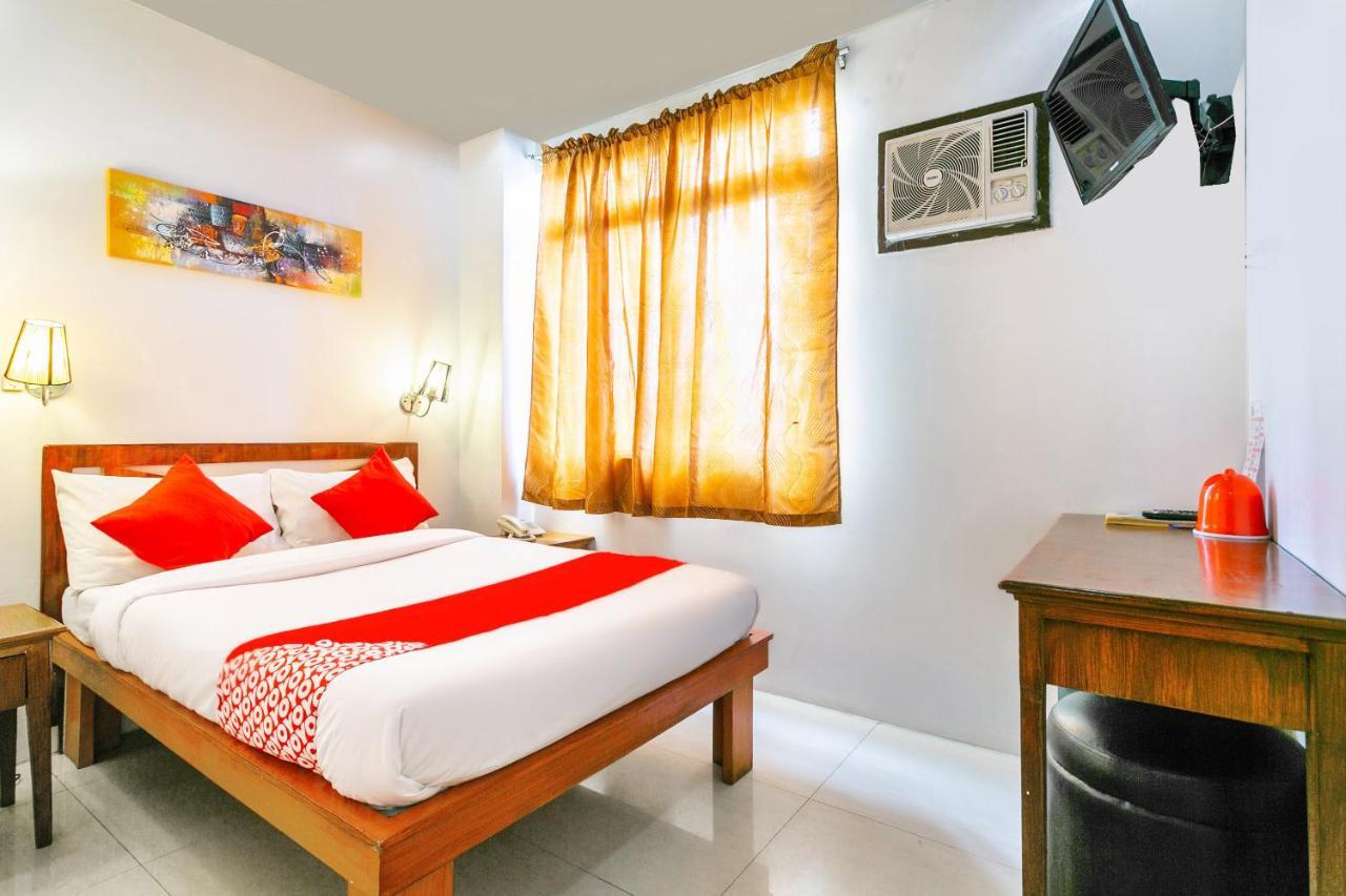 Getz Hotel Manila Bagian luar foto